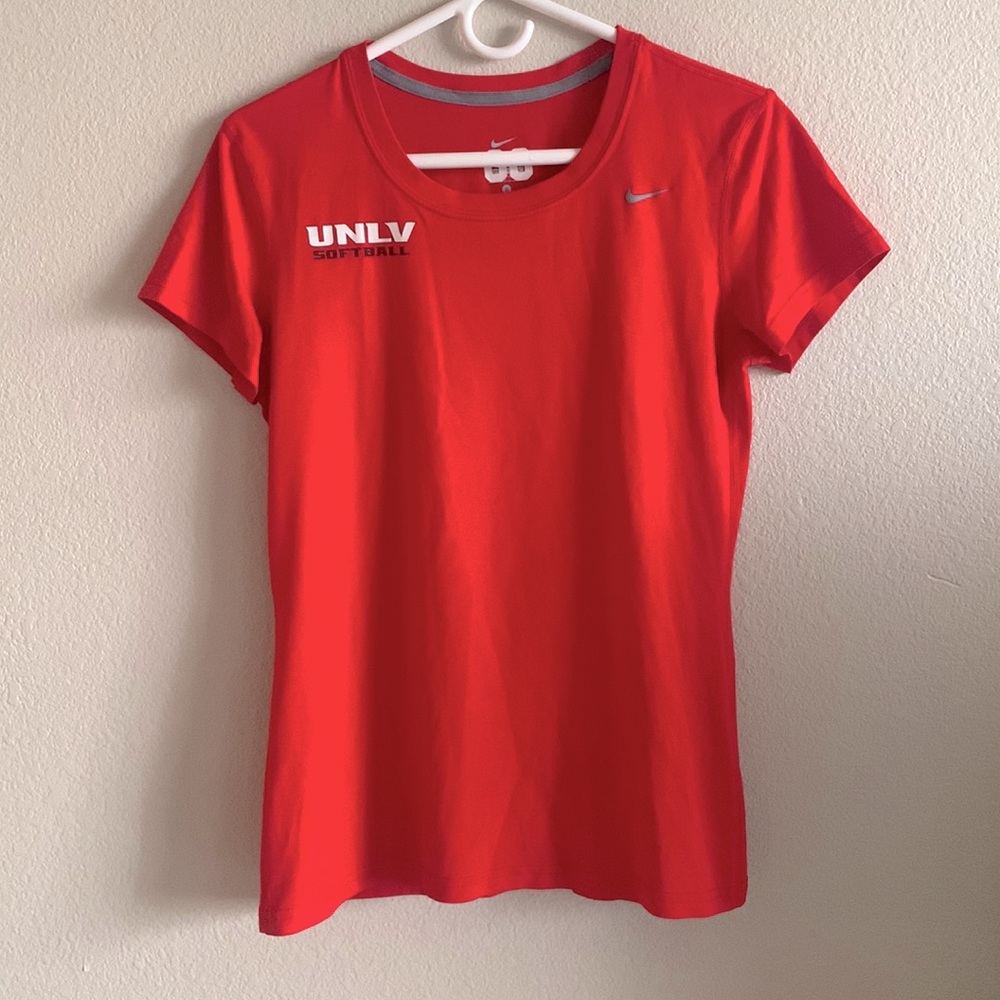 Nike‎ UNLV Softball Red Athletic Short Sleeve T-Shirt Womens Small